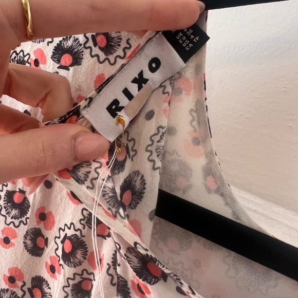 $390 retail ~ RIXO Multicolor Floral Long Sleeve Dress size xs - Picture 2 of 8